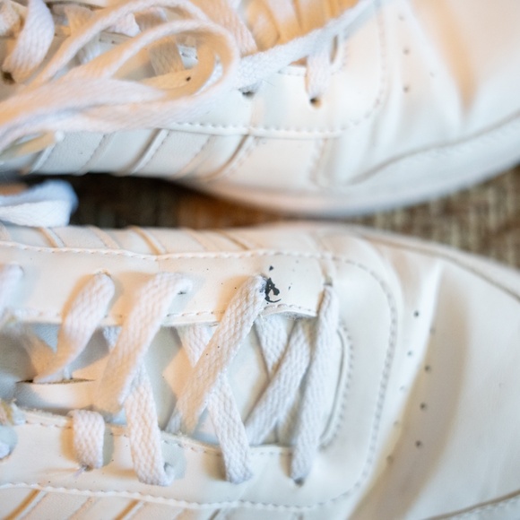 Adidas Hoops Sneaks 9.5 Women's - Picture 7 of 7